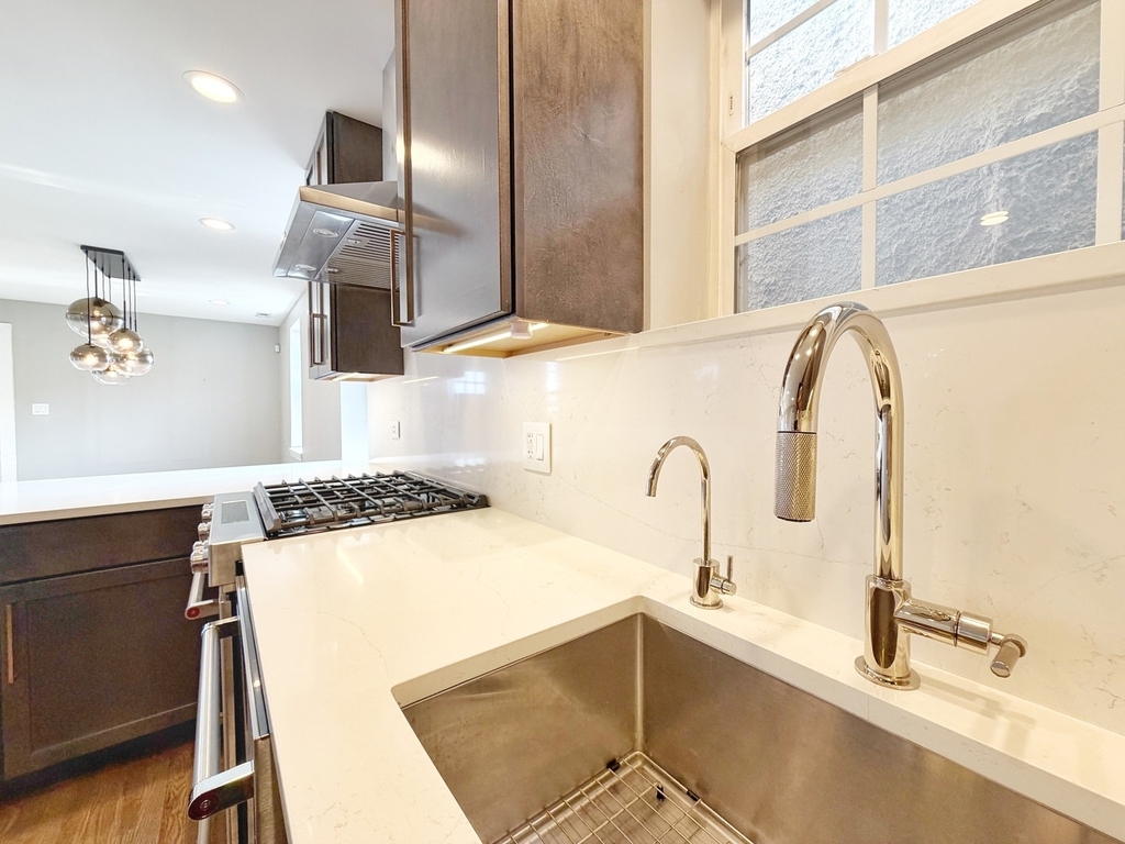 2427 W Grenshaw Street - Photo 30