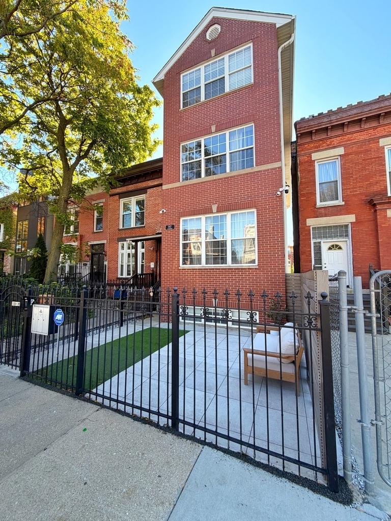2427 W Grenshaw Street - Photo 34