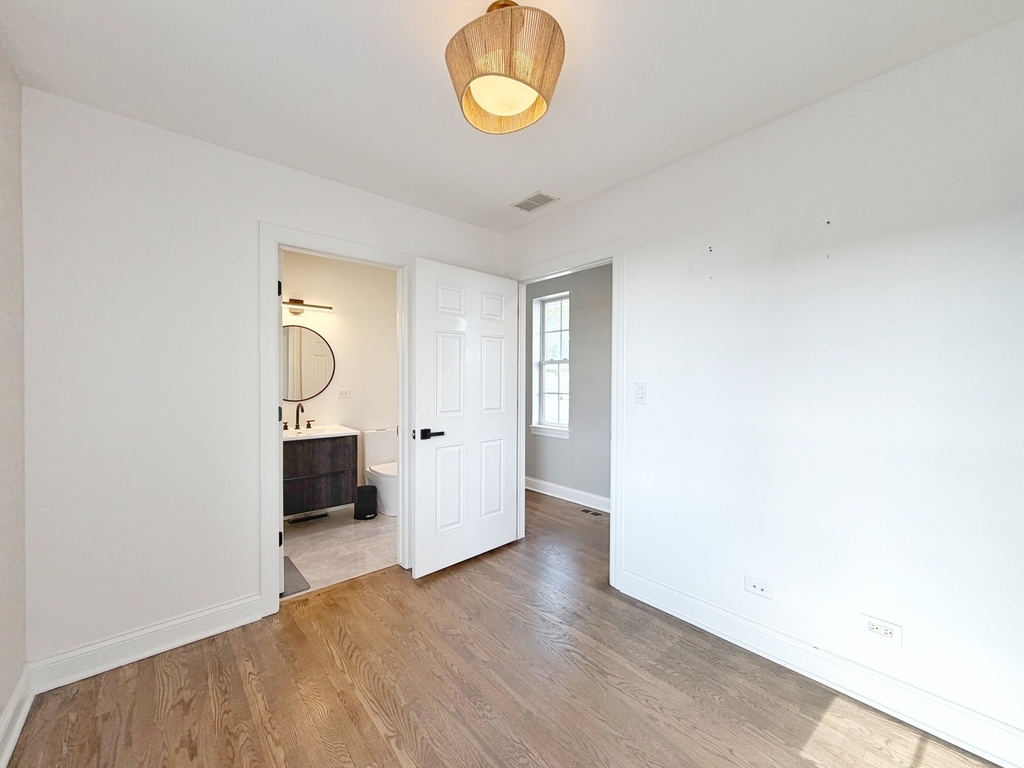 2427 W Grenshaw Street - Photo 18