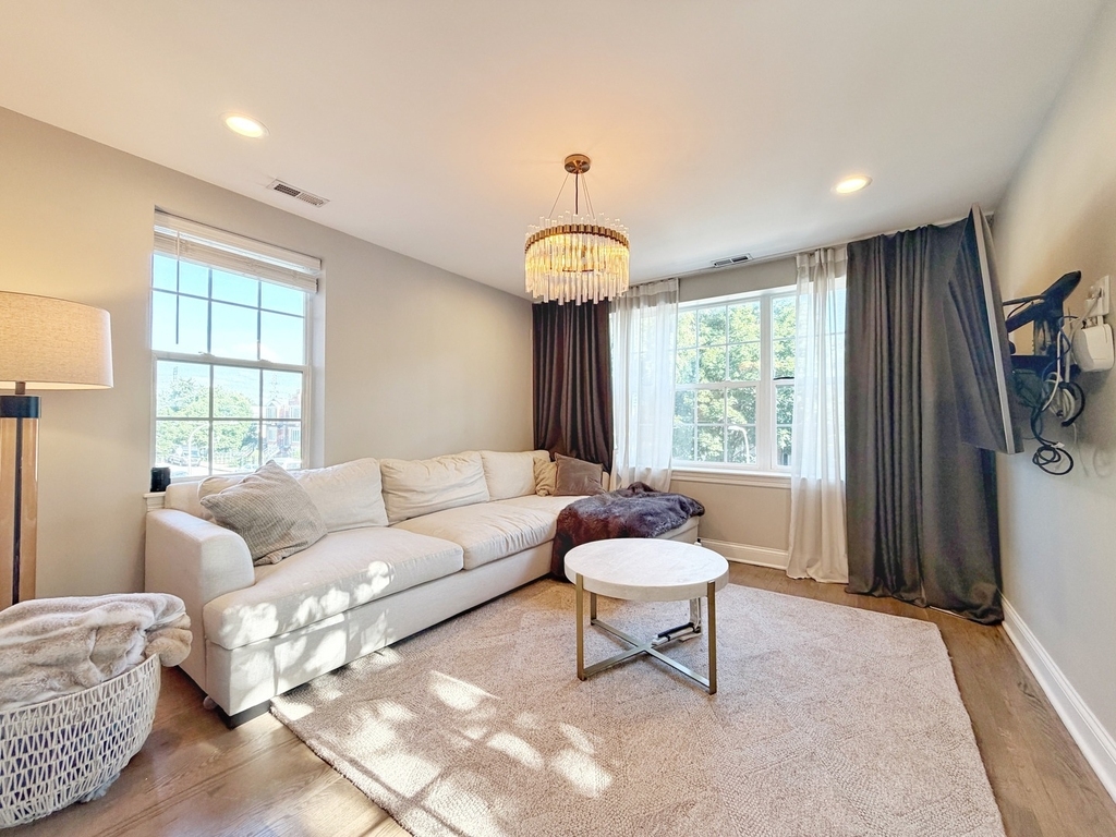 2427 W Grenshaw Street - Photo 27