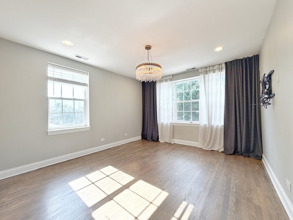 2427 W Grenshaw Street - Photo 5