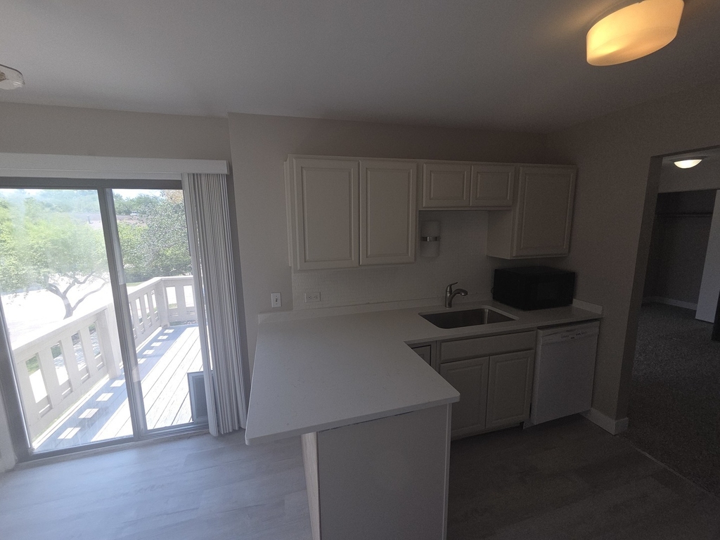 299 Pembridge Lane - Photo 6