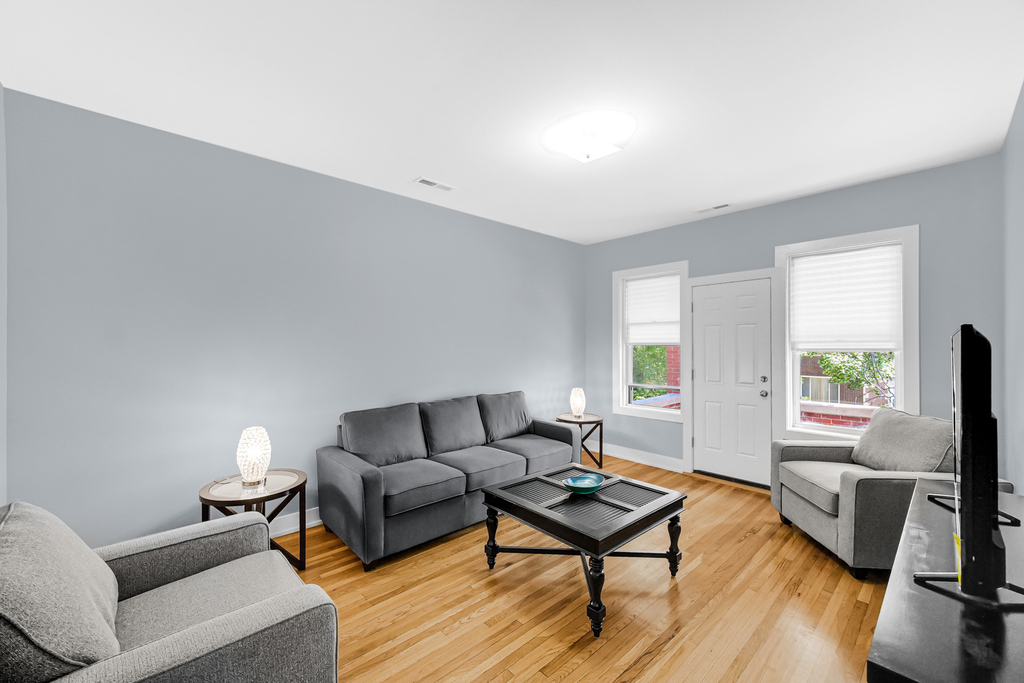 6022 S Eberhart Avenue - Photo 3