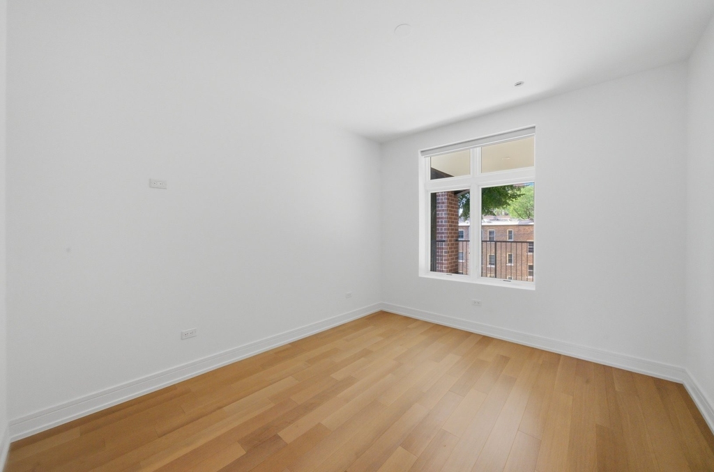 434 W Melrose Street - Photo 14