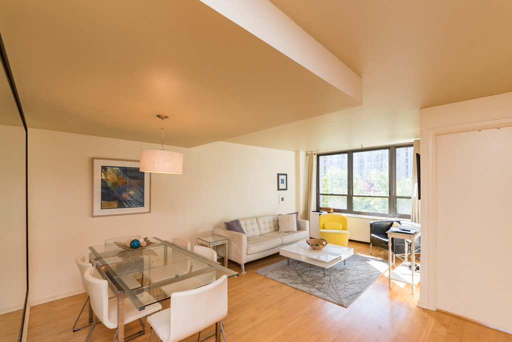 222 E Pearson Street - Photo 1