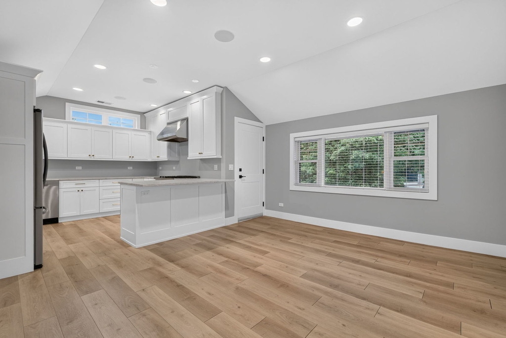 240 S Brainard Avenue - Photo 9