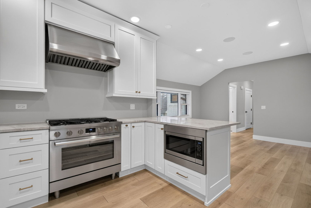 240 S Brainard Avenue - Photo 4