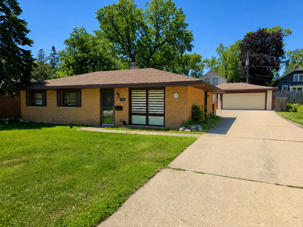 17 California Avenue - Photo 1