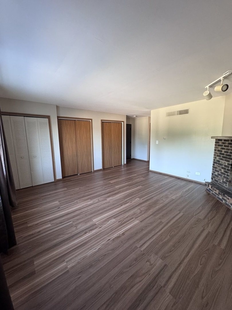 539 N Lake Street - Photo 2
