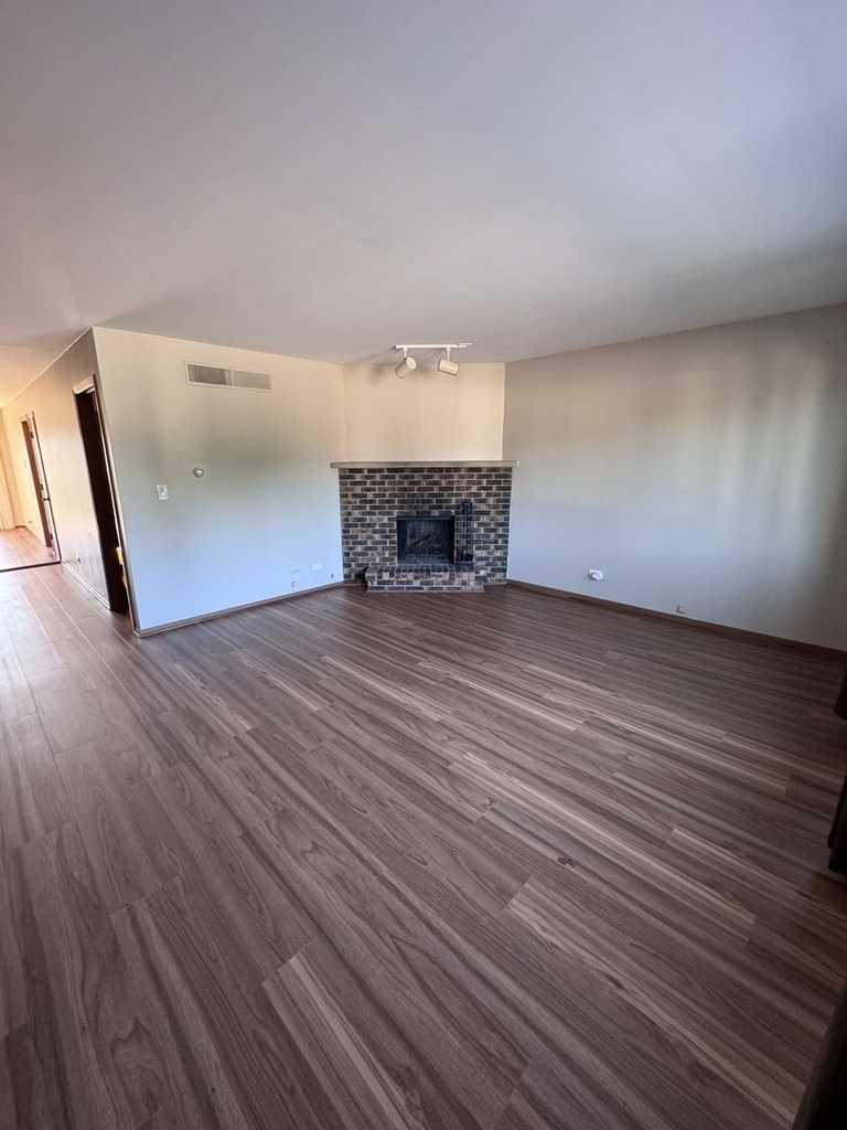 539 N Lake Street - Photo 3