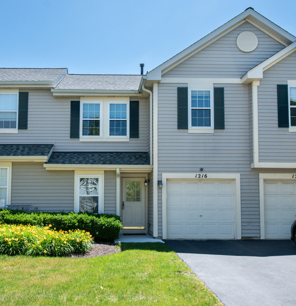 1216 Arapaho Court - Photo 0