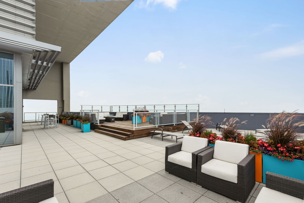 600 N Lake Shore Drive - Photo 23