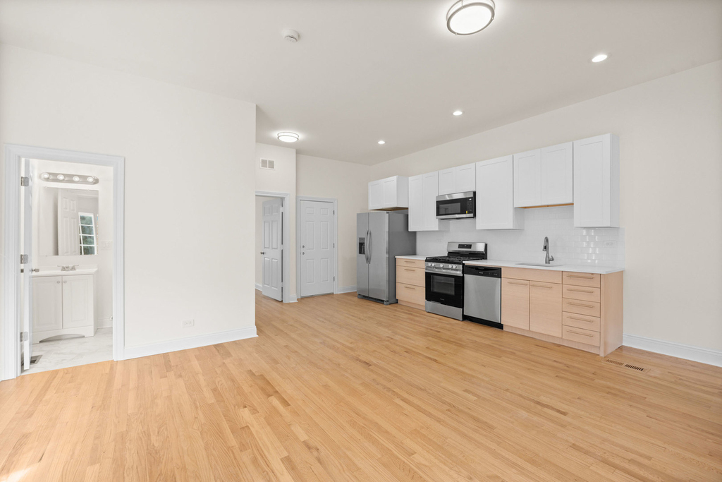 3107 N Harding Avenue - Photo 6