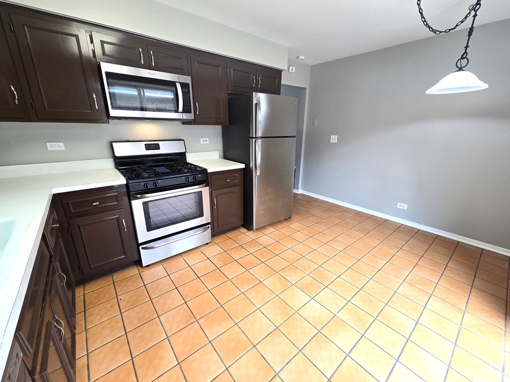 1111 S Waukegan Road S - Photo 6
