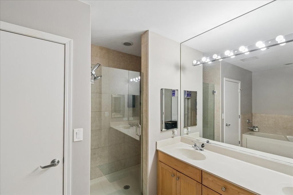 1335 S Prairie Avenue - Photo 8