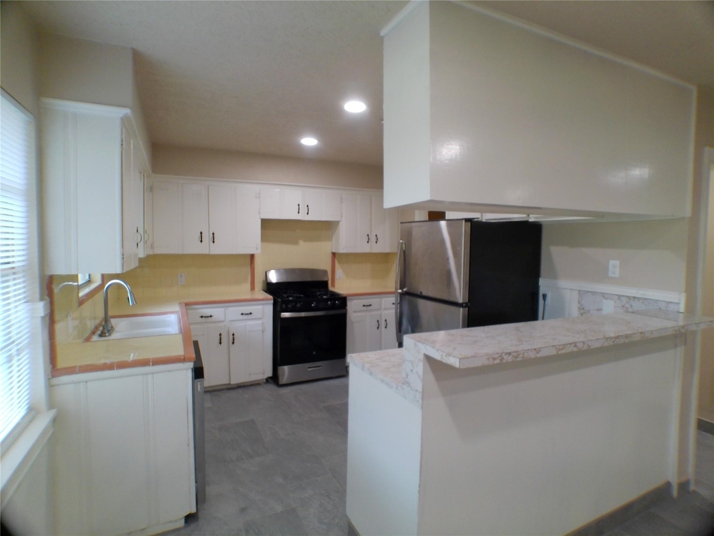 601 Fresa Road - Photo 4