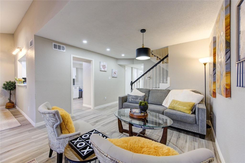 7373 Antoine Drive - Photo 2