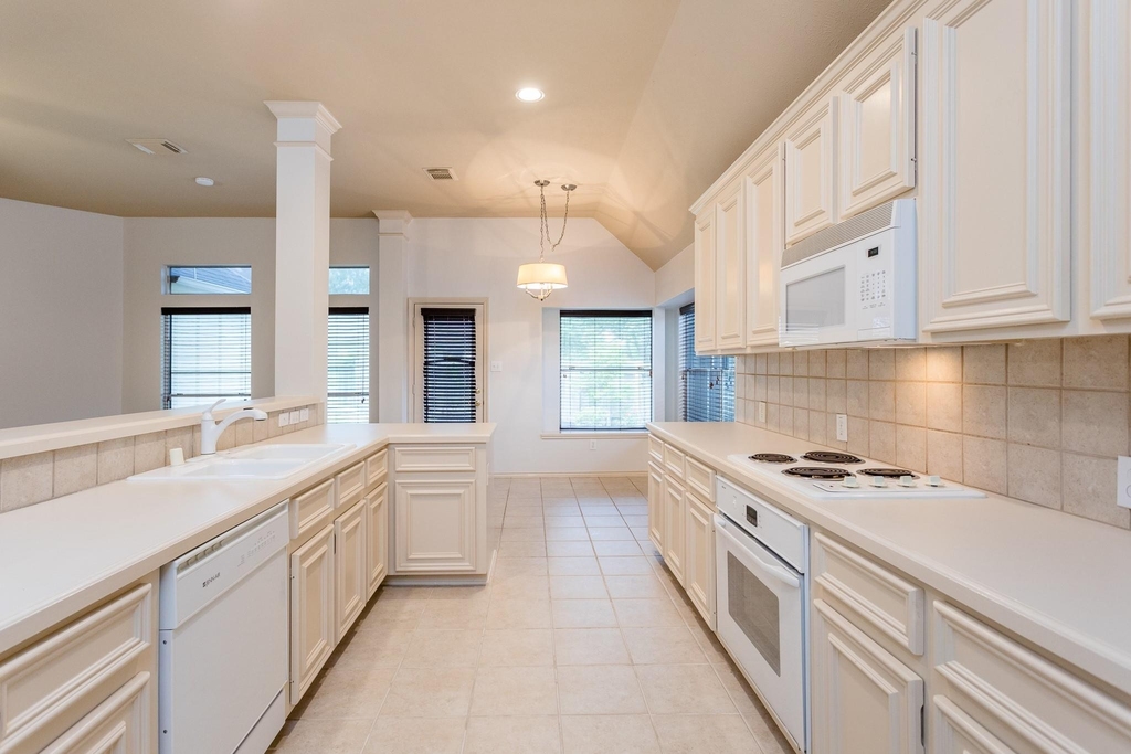4839 Taylor Lake Court - Photo 15