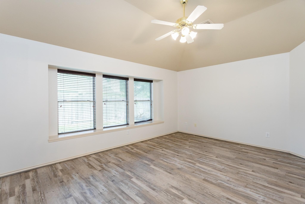 4839 Taylor Lake Court - Photo 19