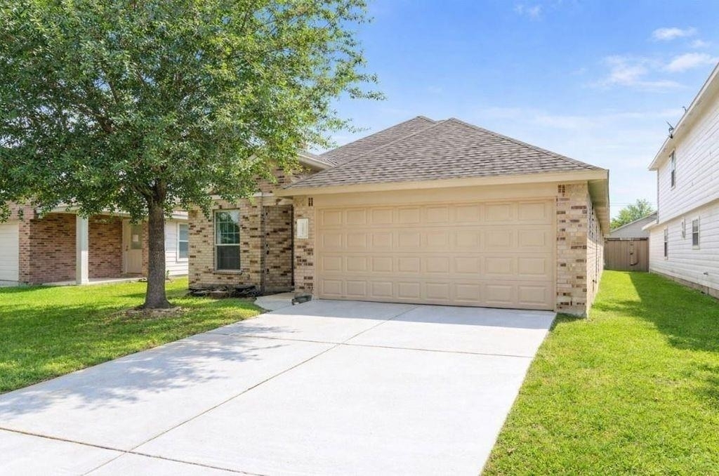 21530 Falvel Lake Drive - Photo 3