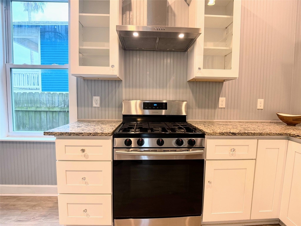 3510 Avenue S 1/2 - Photo 7