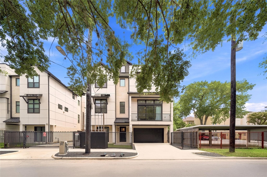 1823 Prospect Street - Photo 0