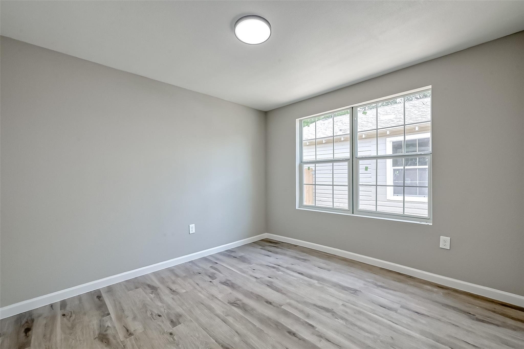 3270 Reeves Street - Photo 9