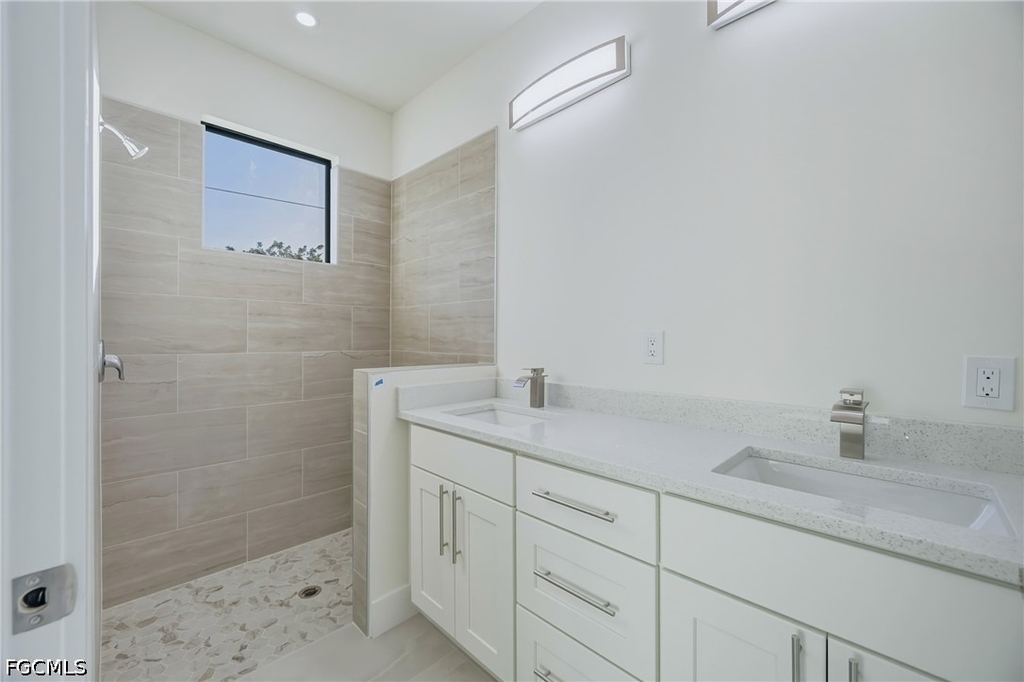 2411 Lola Avenue S - Photo 10