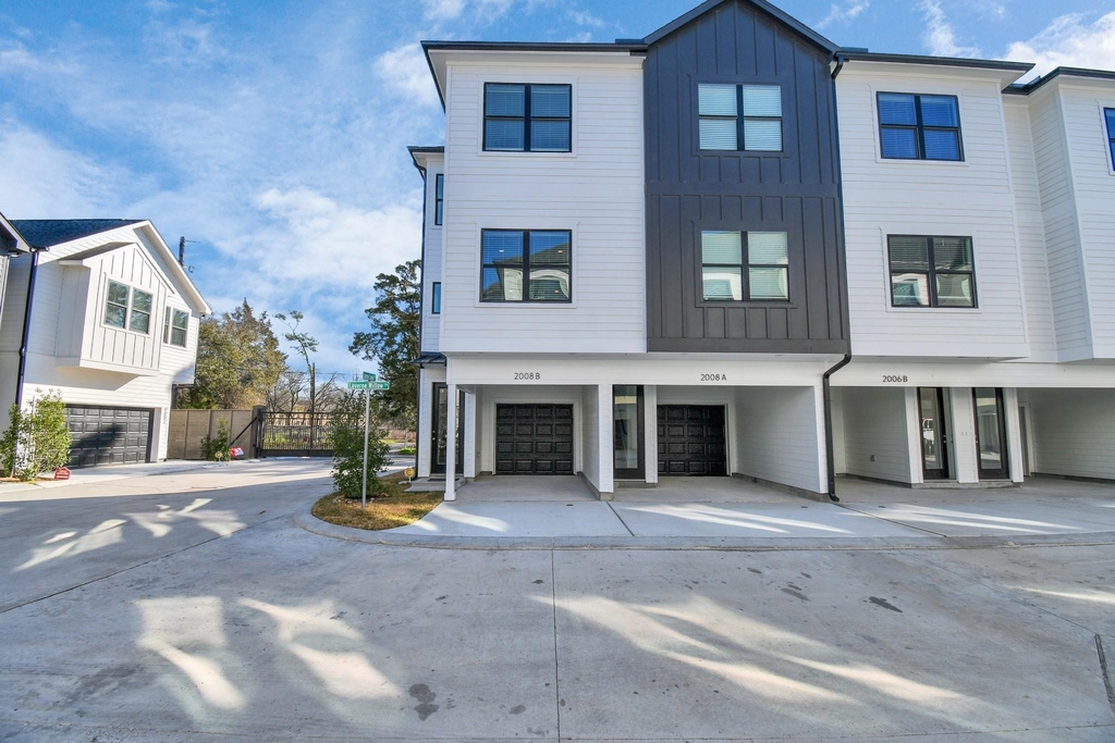 2004 Laverne Hollow Lane - Photo 1