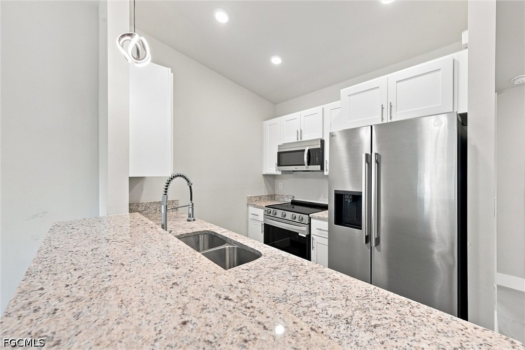 736-738 Gilbert Avenue S - Photo 32