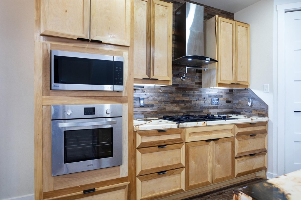10930 Exeter Street - Photo 5