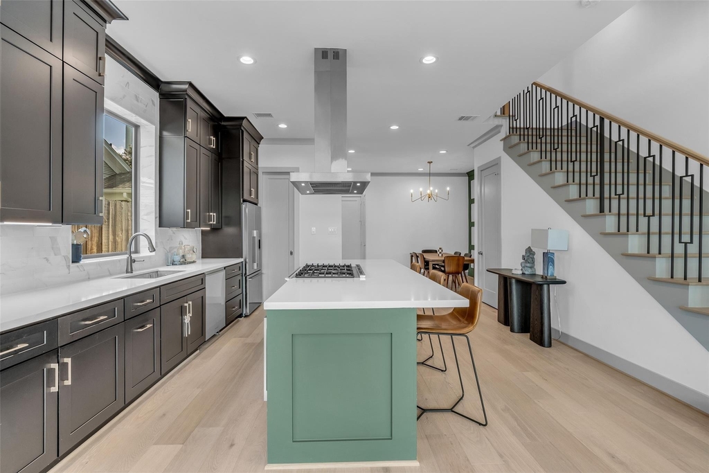 1724 Ridgewood St - Photo 4