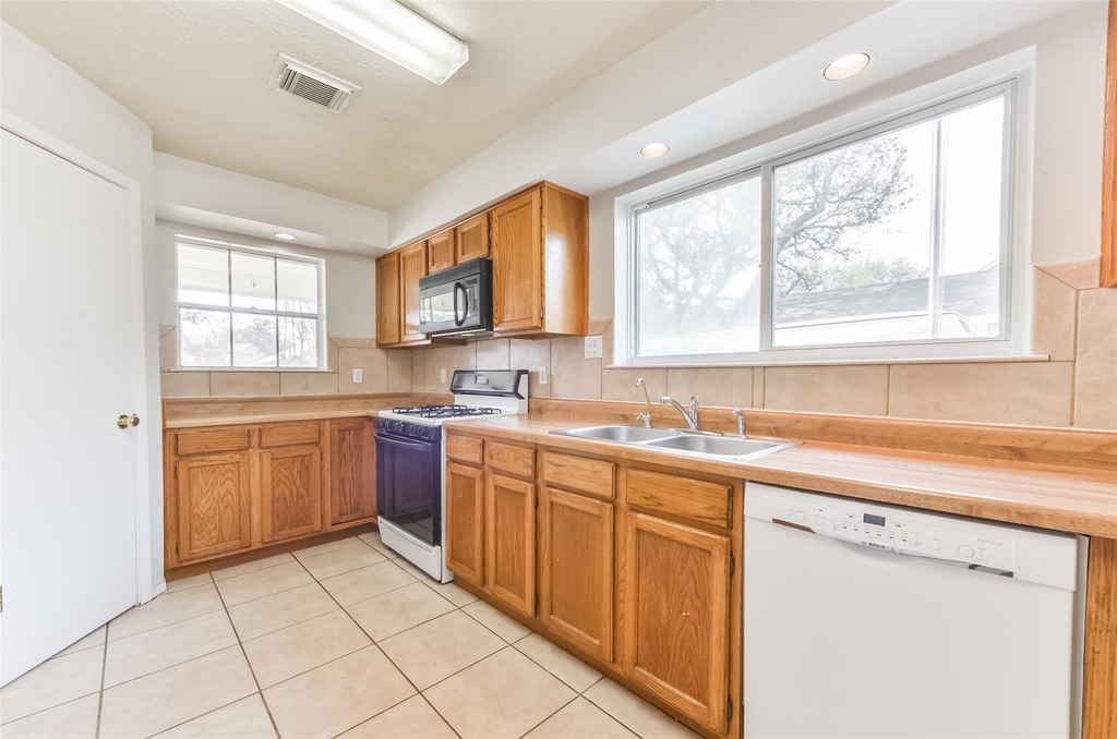 16606 Burlcreek - Photo 12