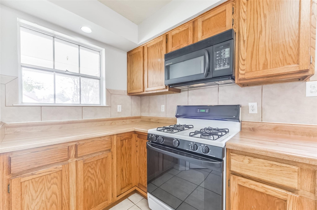 16606 Burlcreek - Photo 18