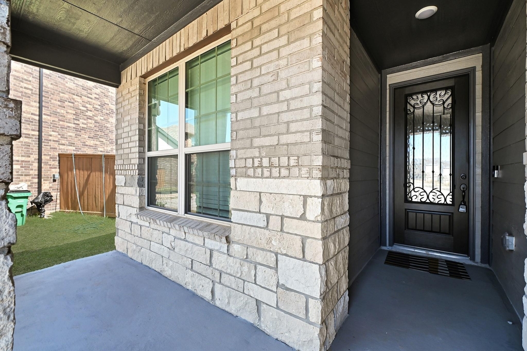 1325 Tan Gable Ln - Photo 2