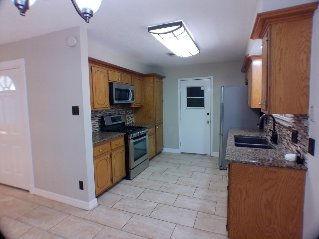 4422 Haiti Lane - Photo 2