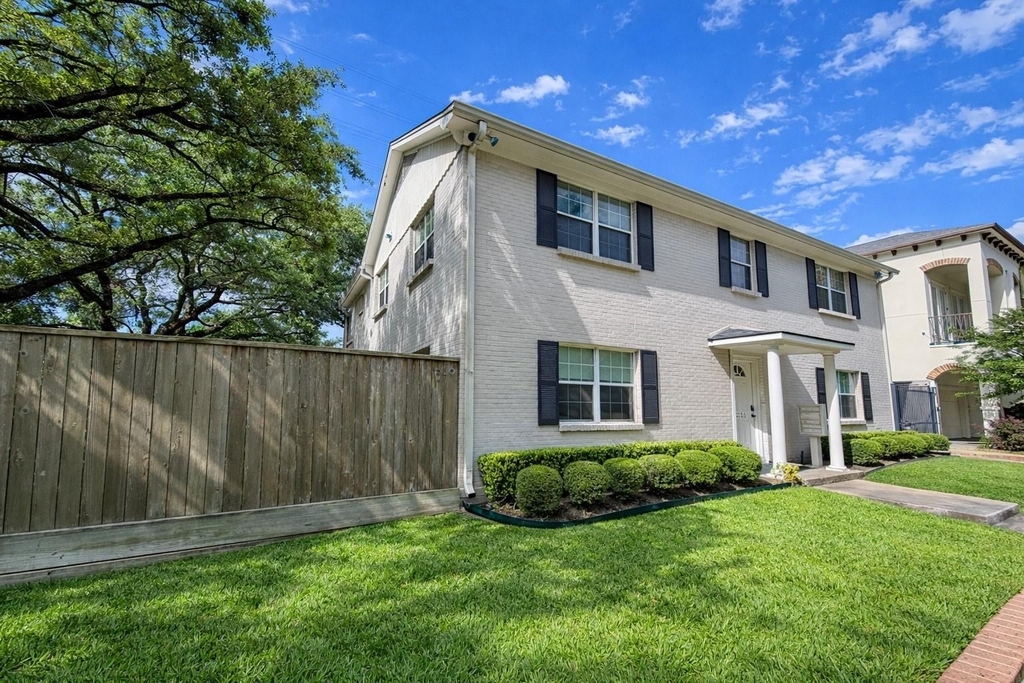 2126 Banks Street - Photo 3