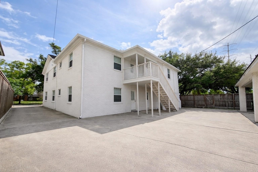 2126 Banks Street - Photo 34