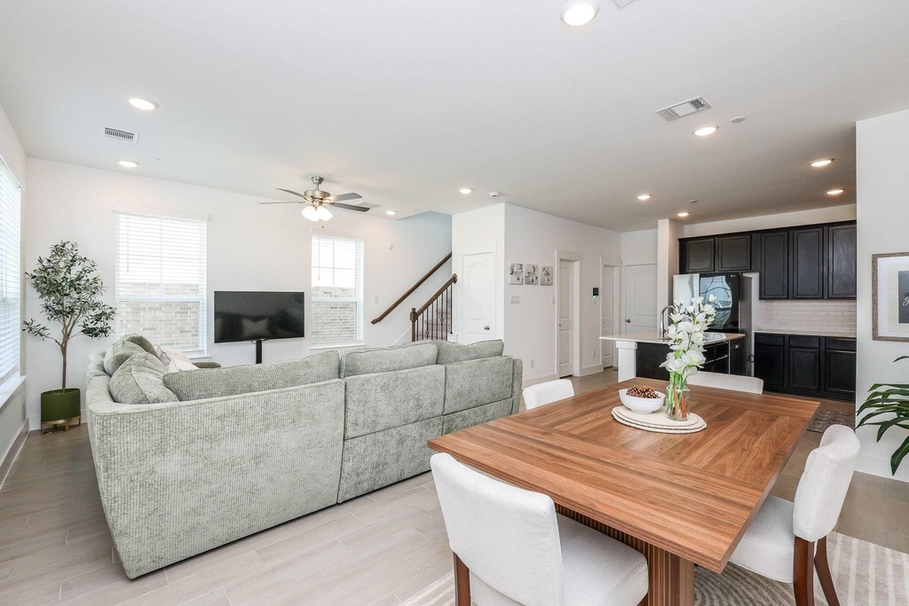 2754 Mariposa Creek Drive - Photo 1