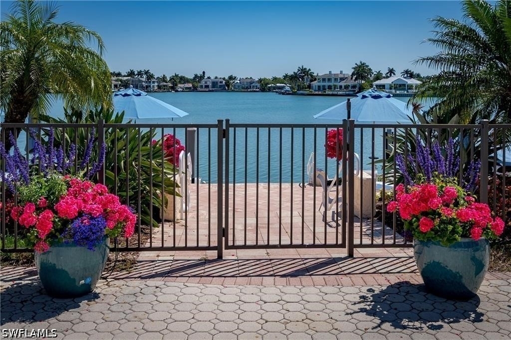 3450 Gulf Shore Boulevard N - Photo 0