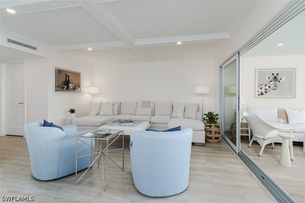 3450 Gulf Shore Boulevard N - Photo 4