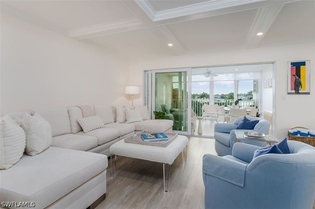 3450 Gulf Shore Boulevard N - Photo 2