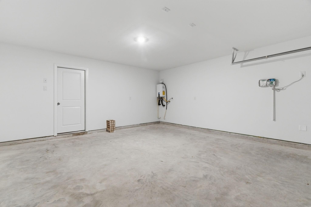 1603 Golden Iris - Photo 12