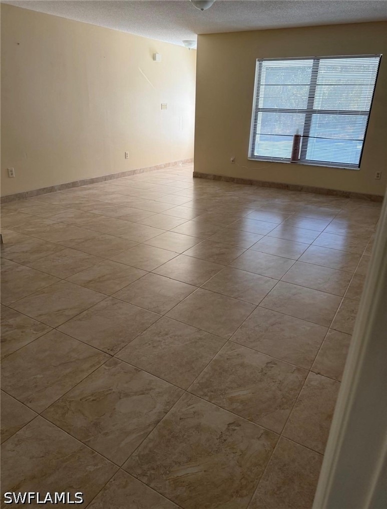 908 Primrose St - Photo 2