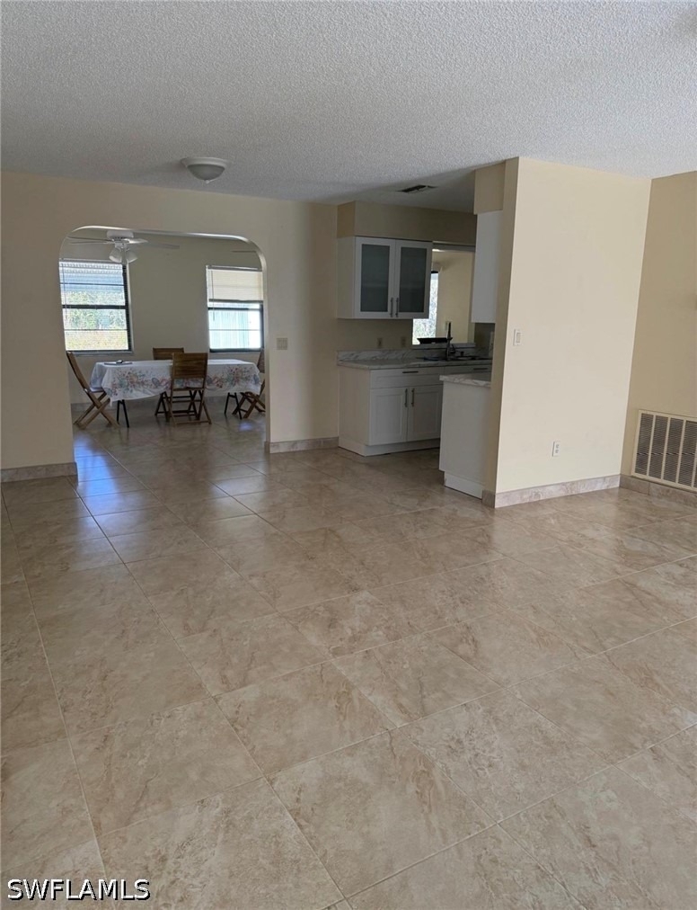908 Primrose St - Photo 3