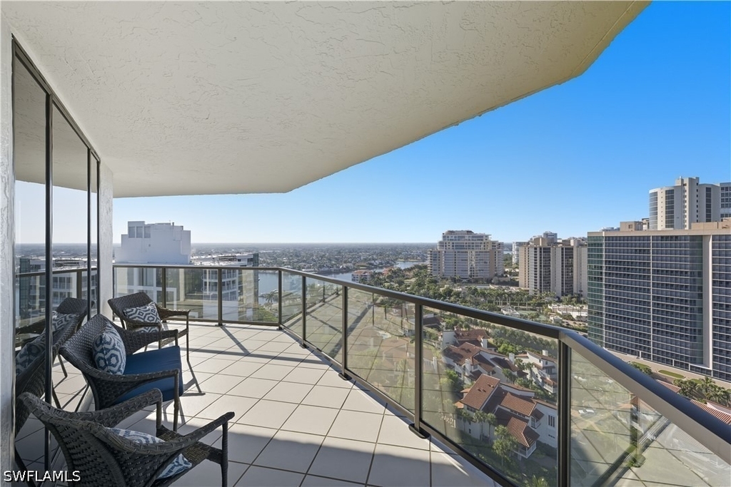 4901 Gulf Shore Boulevard N - Photo 2