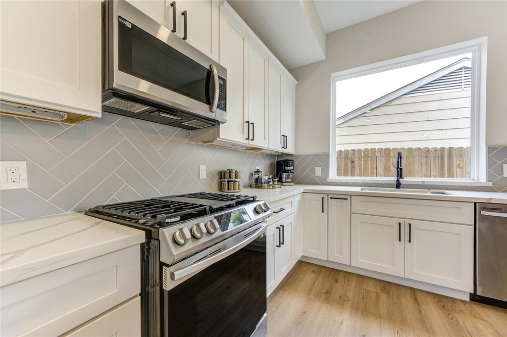 6835 Weston Street - Photo 6