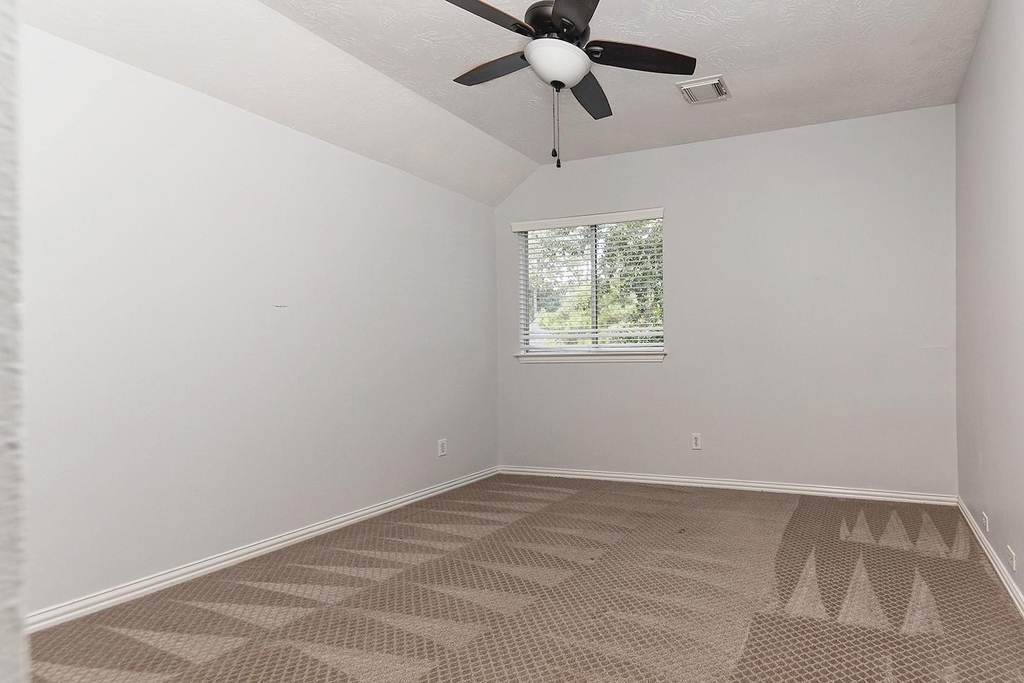 27 Bluff Creek Place - Photo 20