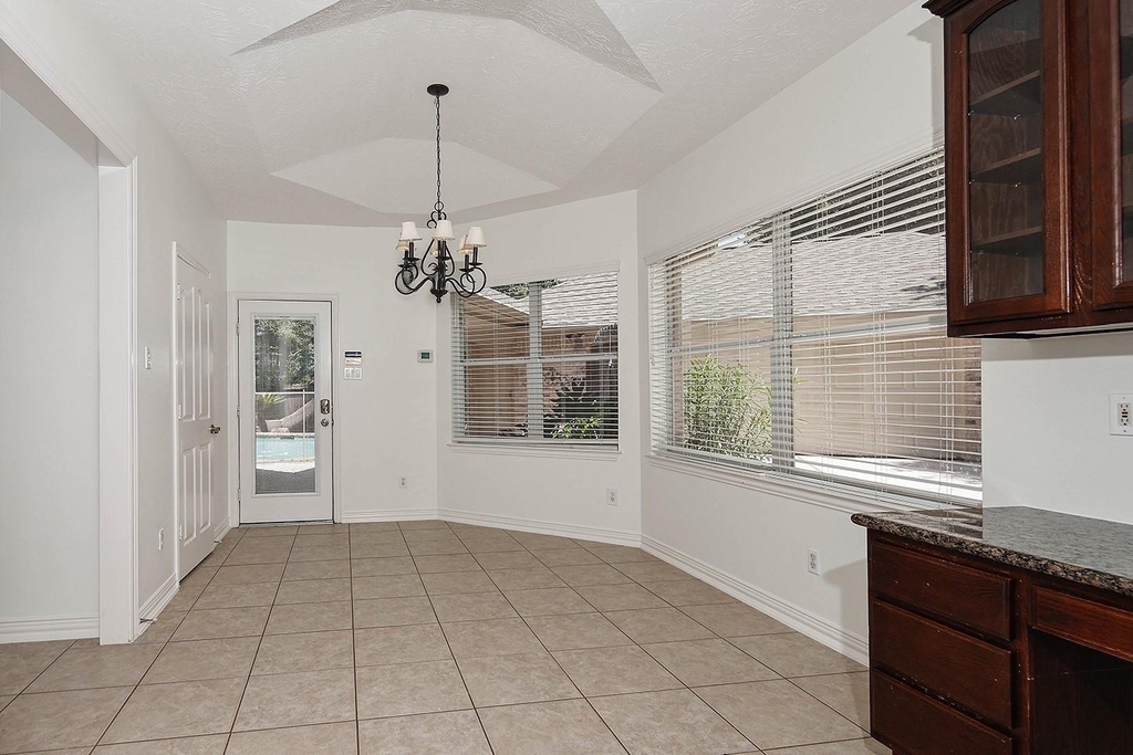27 Bluff Creek Place - Photo 7