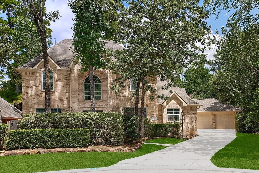 27 Bluff Creek Place - Photo 0